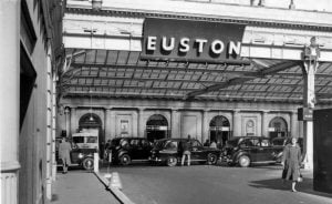 Euston_old_station_for-commuters-to-office-space