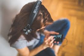 listen to music during London office space breaks